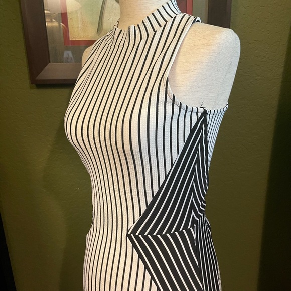 Dresses & Skirts - Material Girl dress